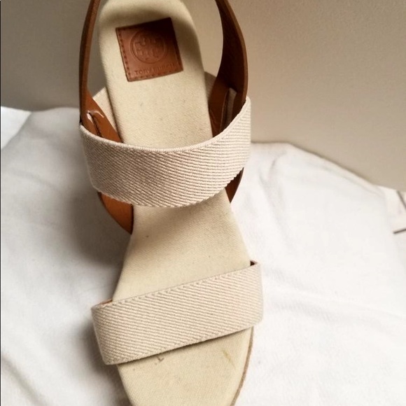 BRAND NEW TORY BURCH AUTHENTIC CANVAS WEDGE SANDAL - Picture 3 of 4